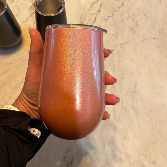 Set of three HD wine tumbler with lids - Picture 3 of 7